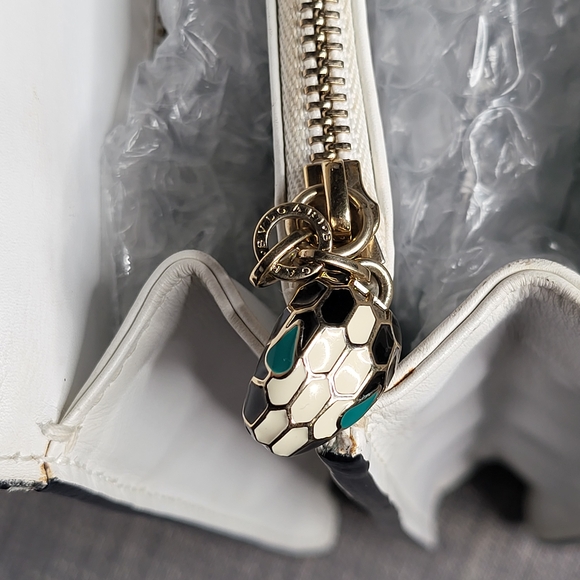 Bvlgari Serpenti Forever Shoulder Bag in White Double Chain...Authentic !! - Picture 9 of 16